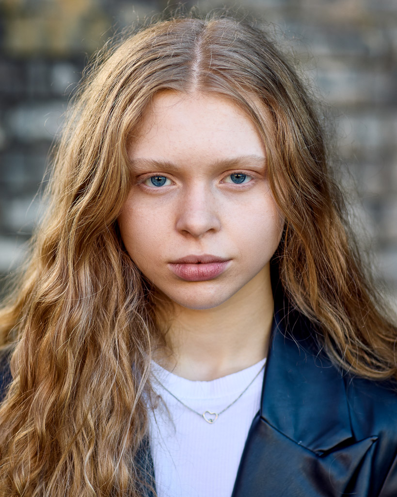 Actor Headshots and Biography Tess Sharples • Neilson Reeves Photography